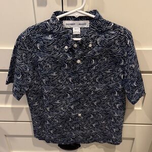 Old Navy Kids Blue and White Wave Print Shirt